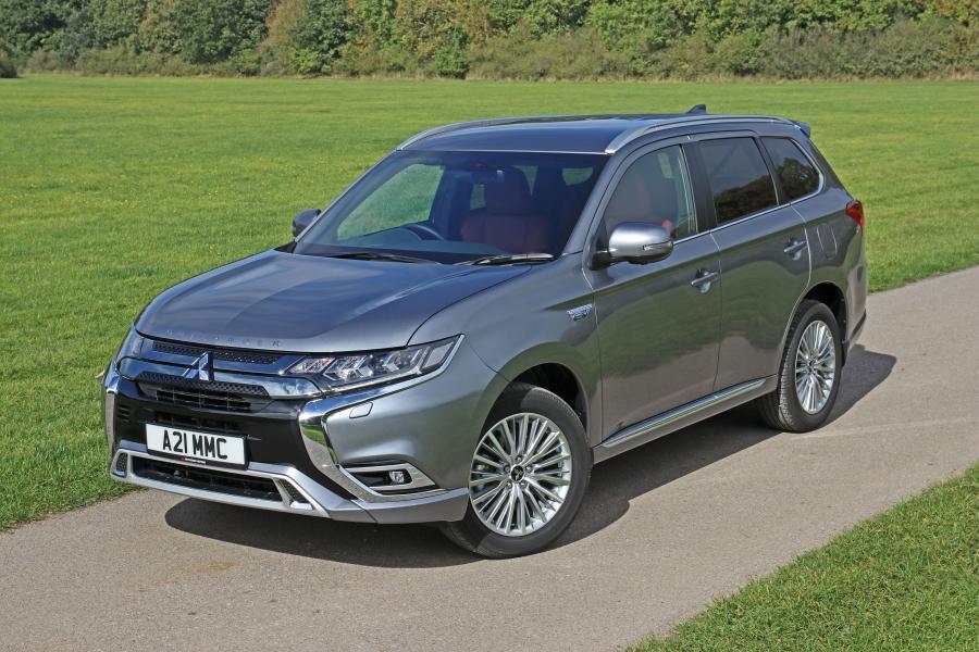  Mitsubishi Outlander PHEV 2018 года  (UK) (фото 7 из 25)